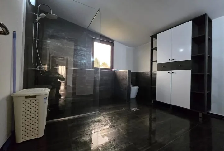 PRODAJE SE KUĆA U MIRNOM DIJELU KARABUŠKOG POLJA – TUZI ••• - slika 10