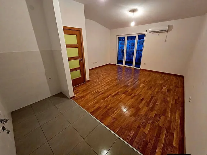Dvosoban stan na prodaju - Stari Aerodrom, Podgorica